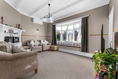 152 White Swan Road_1