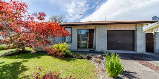 Sunny Two Bedroom Home in Flaxmere