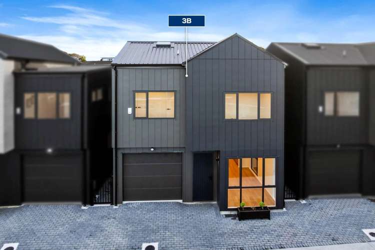 3 Towra Place Botany Downs_16
