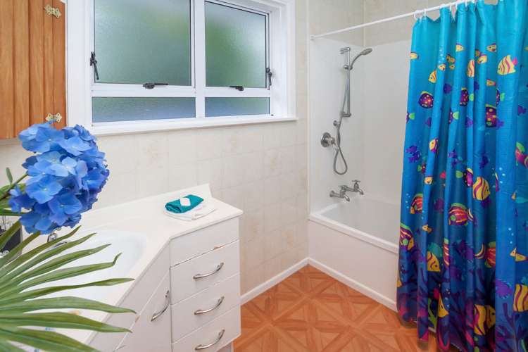 31 Edmund Hillary Avenue Papakura_13