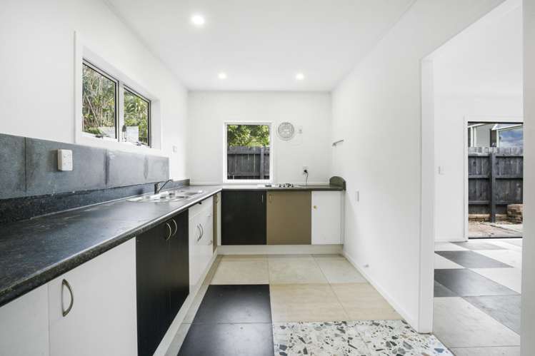 2/12 Graham Road Conifer Grove_19