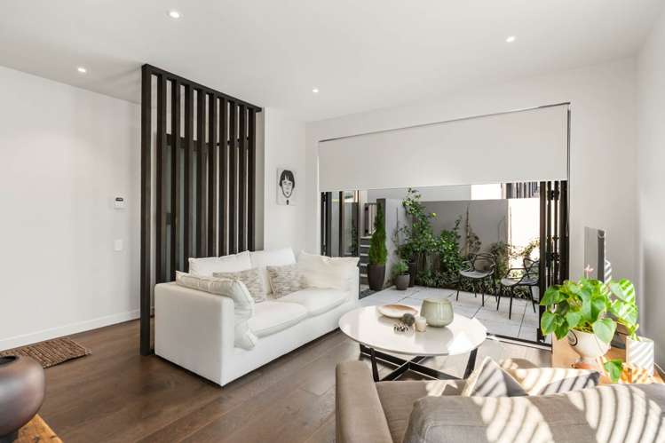 8/32 Dudley Road_1