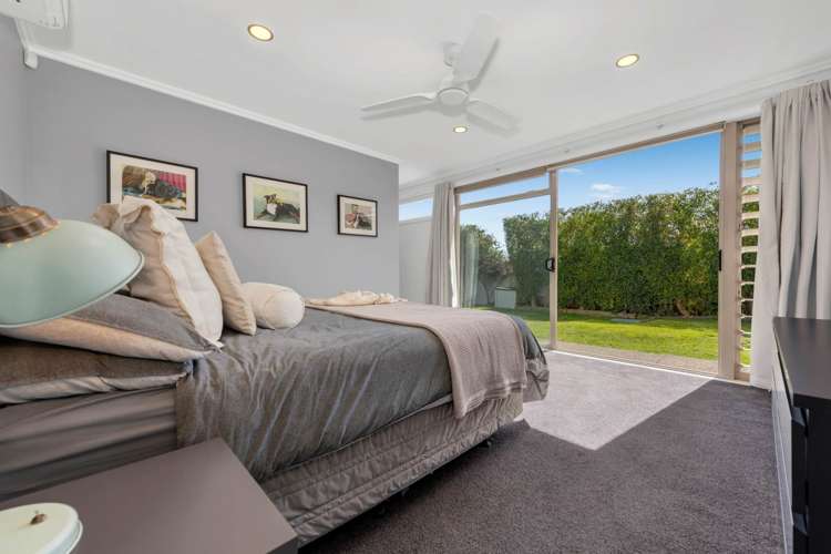 41 Intrepid Crescent Beachlands_13