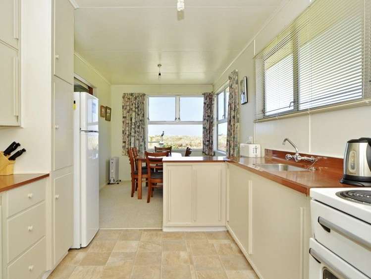 25 Blue Pacific Parade Riversdale Beach_9