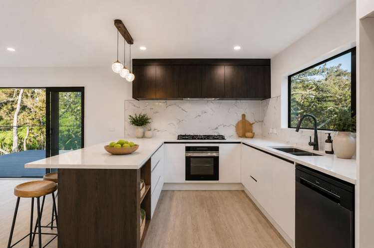 27A Fairmount Road Titirangi_10