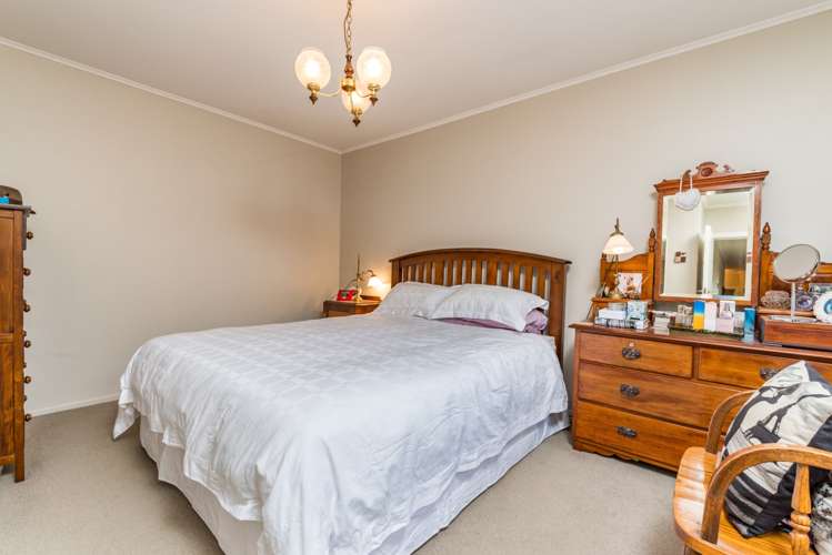 12 Tirimoana Road Te Atatu South_23