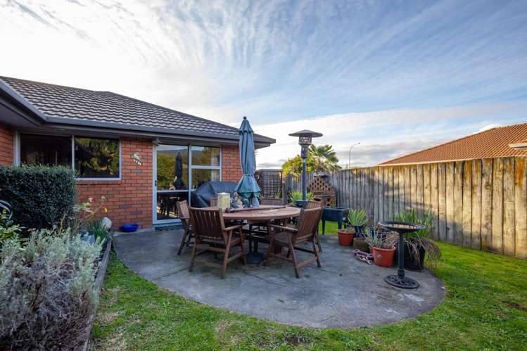 8 Maple Crescent Richmond_16