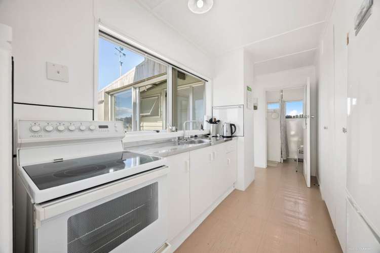 1271 Whangaparaoa Road Gulf Harbour_9