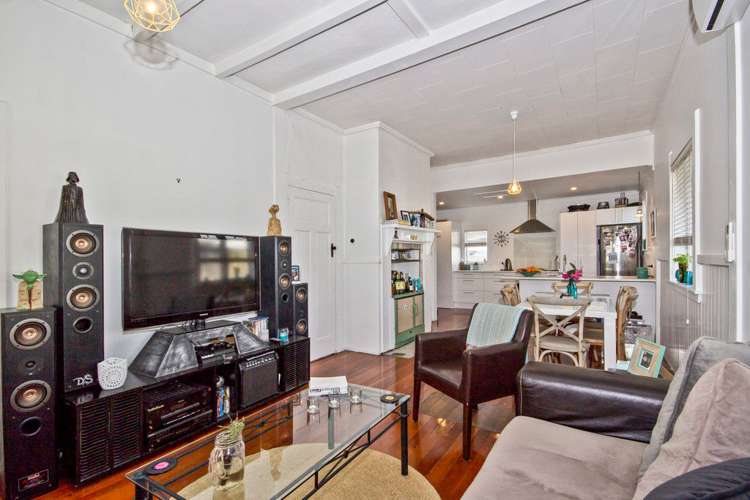 5 Clayburn Road Glen Eden_16