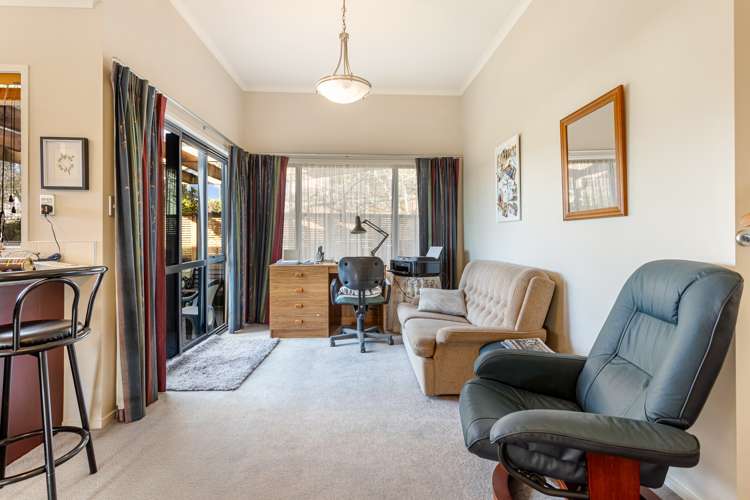 1 Frenz Drive Titirangi_8