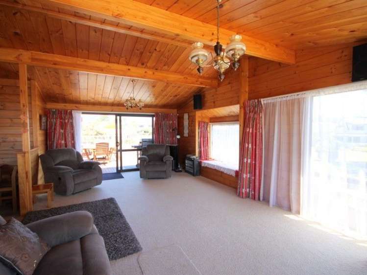 38 Champion Place Pauanui_16