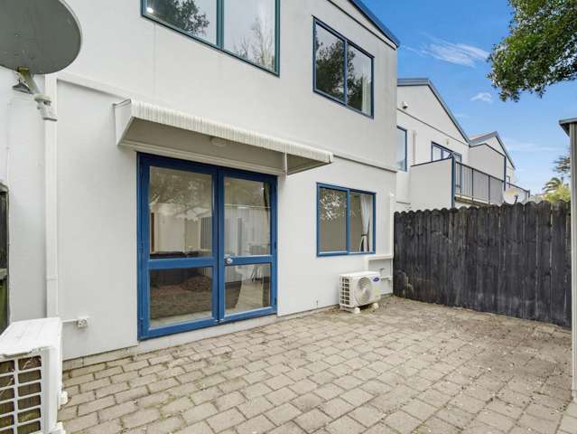 3/71 Fernhill Way Oteha_2