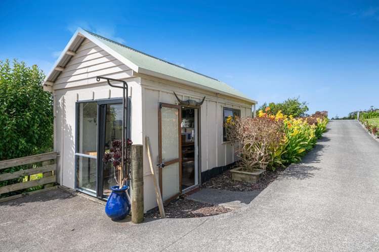 56 Burne Road Waitoki_14