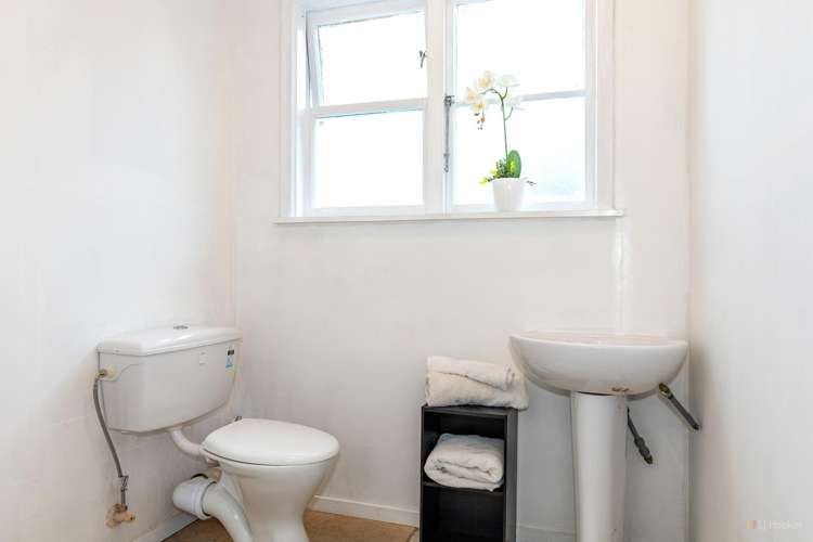 28 Luxmoore Road Waimataitai_13