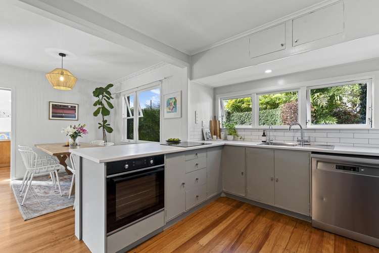 222 Tukapa Street Westown_5