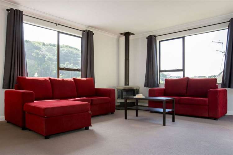 76 Omapere Street Whitby_10