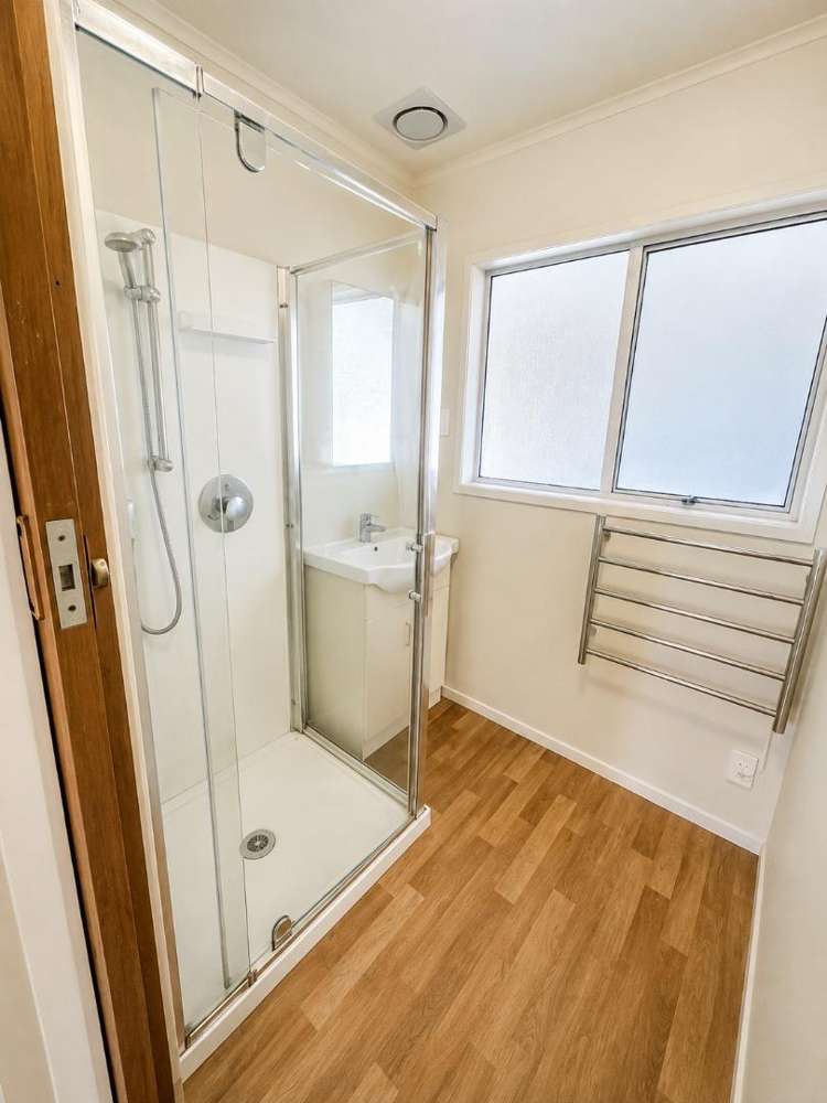 24a Willow Avenue 10816_3