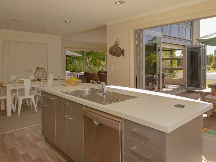 9 Taunui Place Cooks Beach_13