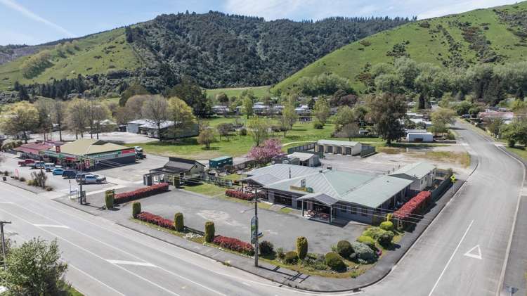 84 Main Road Tapawera_17