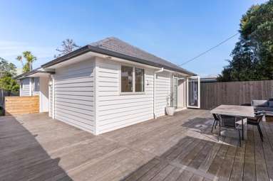 27a Castledine Cres_3