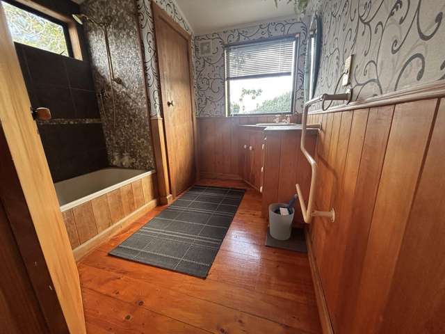 2/1 Gloria Avenue Te Atatu Peninsula_3