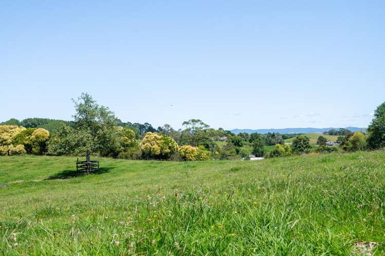 510 Whatawhata Road Temple View_36