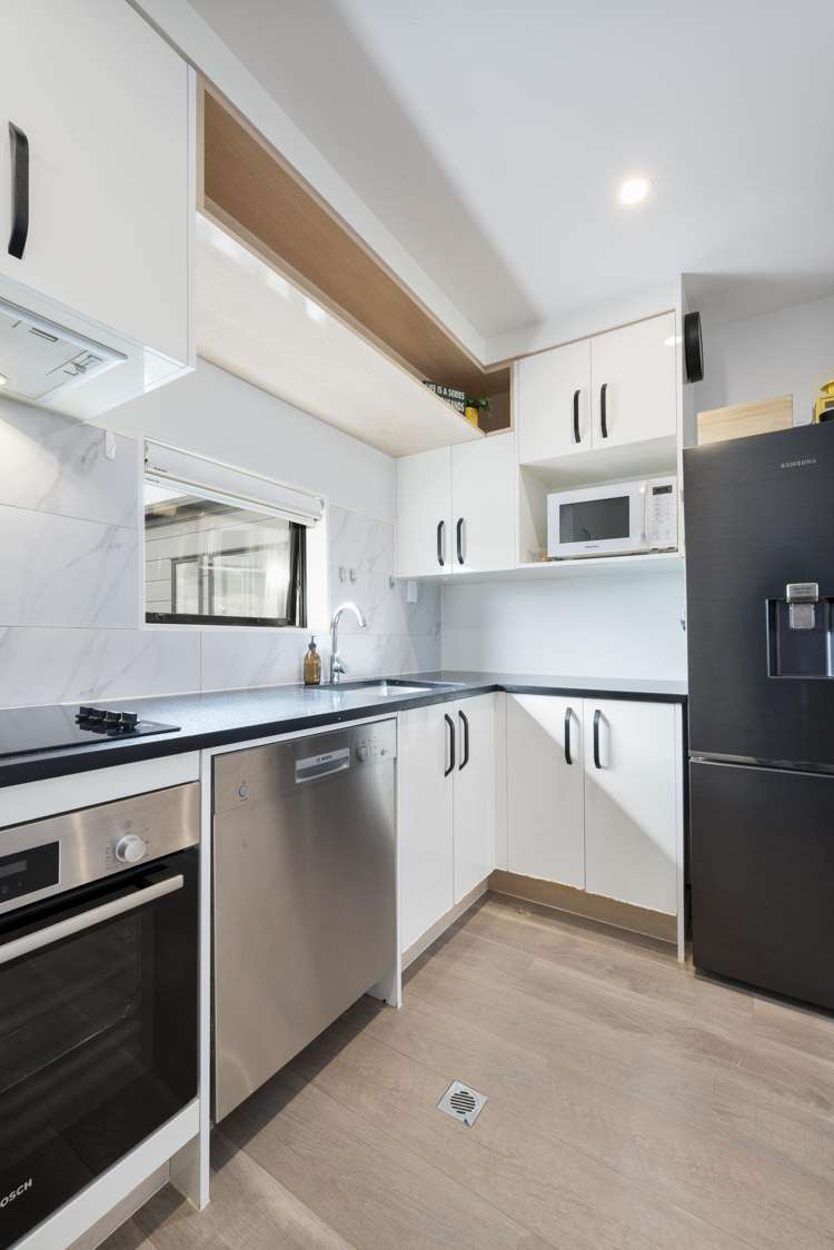 4/115 Swanson Road Henderson_13