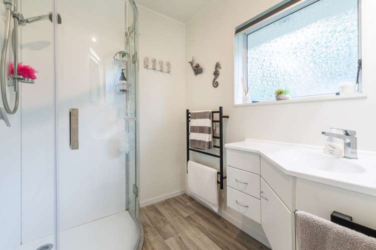 2/117 Glengarry Road Glen Eden_13