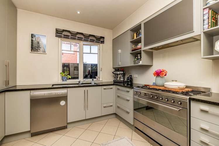 198 Le Cren Street Seaview_12