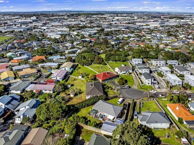 9, 11, 13, 14 and 15 Tuata Street One Tree Hill_3