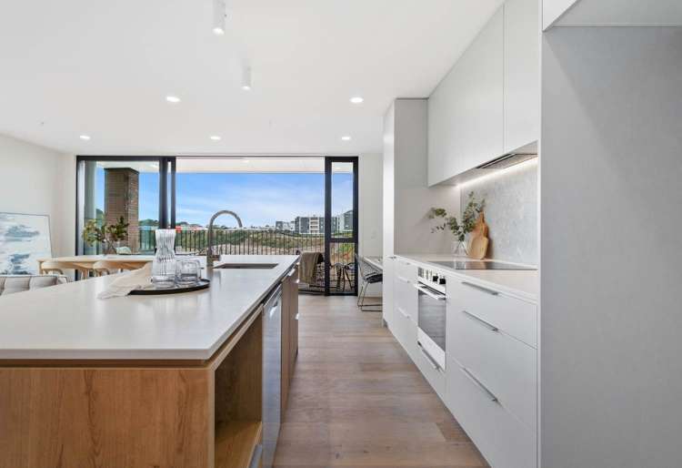 108/2 Grahame Breed Drive Three Kings_21