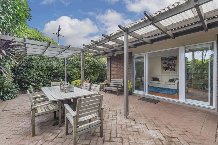 2 Roselawn Lane Pahurehure_22