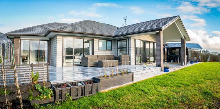 8 Awatiro Drive Kaukapakapa_16