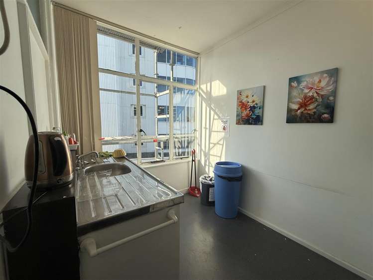 Suite 204, Level 1. 1 Knights Road Hutt Central_7