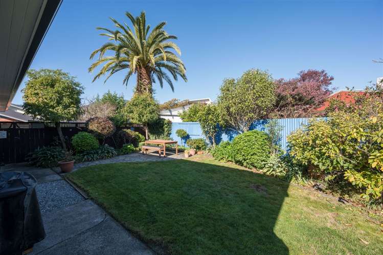 7 Neale Avenue Stoke_21