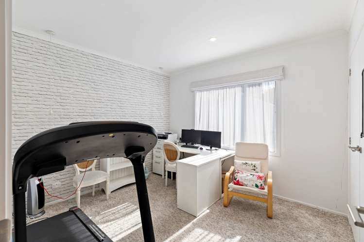 51 Coutts Way Fitzherbert_23