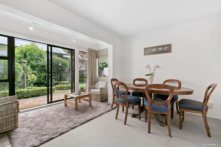 1/24 Hemi Street Narrow Neck_5