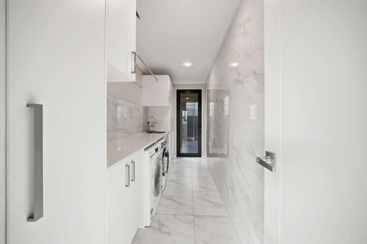 1A Churchill Road Murrays Bay_32