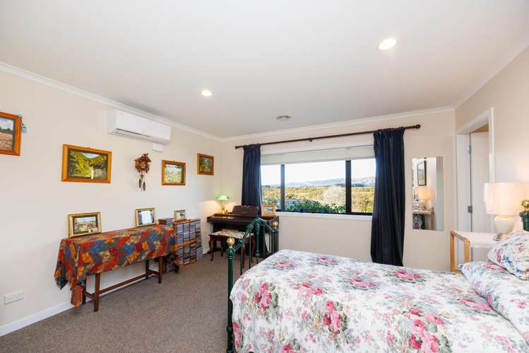 12 Ron Place Fitzherbert_12