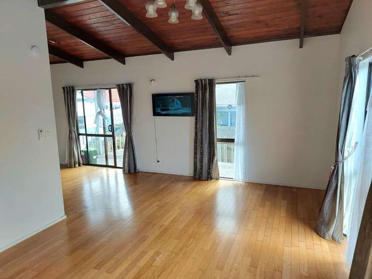 2/157 Birkdale Road Birkdale_3