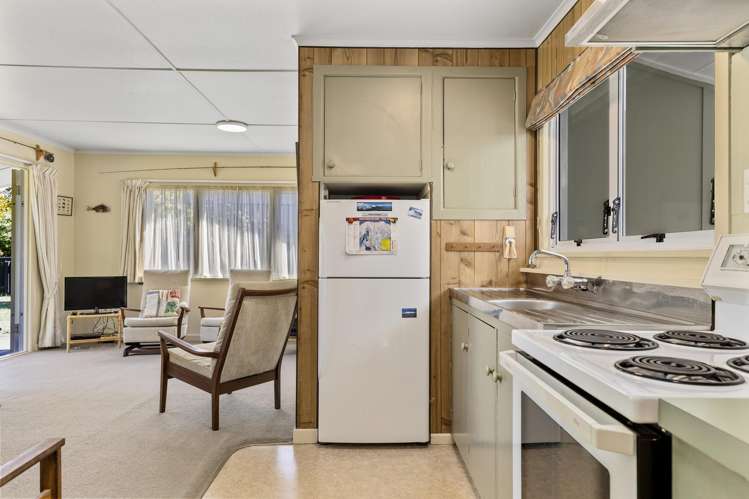 1 and 2/12 Kereru Street Two Mile Bay_10