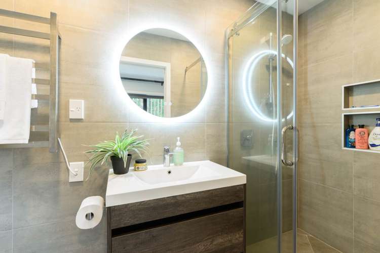 33d Wairau Road Forrest Hill_24