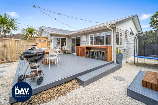 A Convenient & Classy Coastal Catch