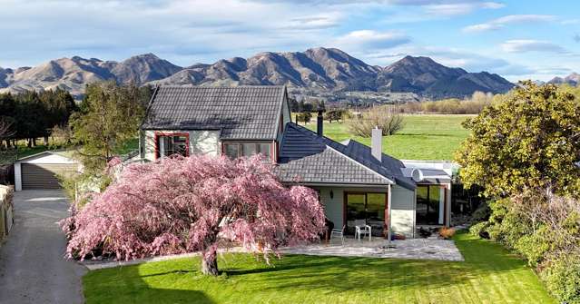 Price reduced - Where style meets relaxation