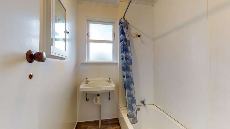 19 Ainslie Road Paeroa_9