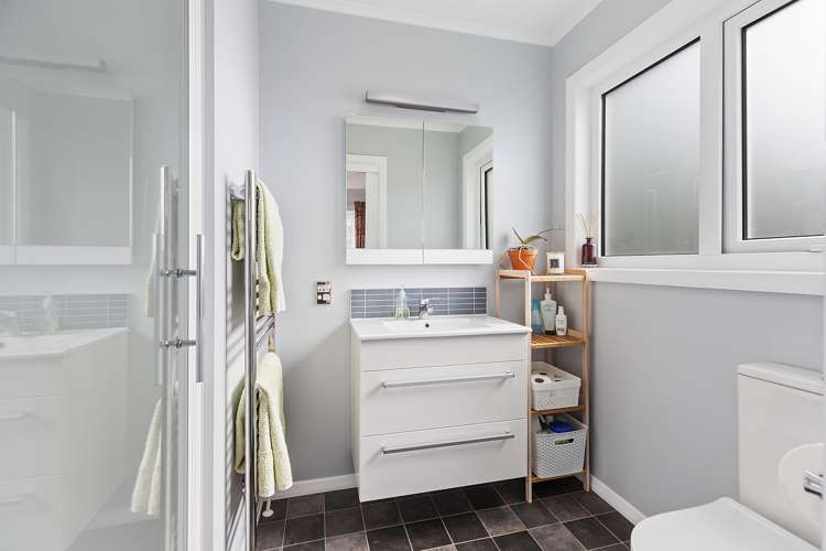 8 Lethenty Way Karori_9