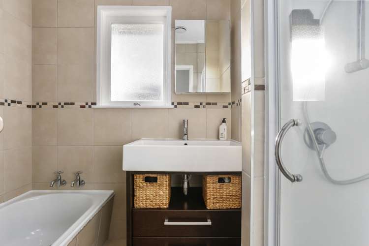 3 Easter Parade Glen Eden_16