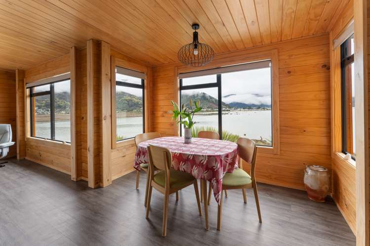 127 Queen Charlotte Drive Havelock_0