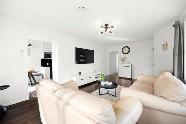 33 Garden Heights Avenue Glenview_10