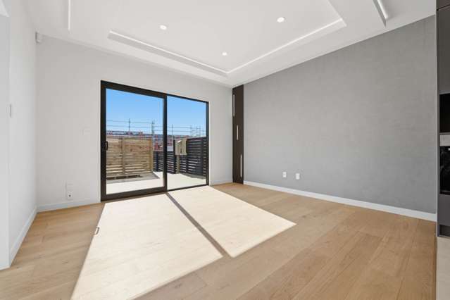 Unit 5/89 Otuwairoa Esplanade Papakura_2